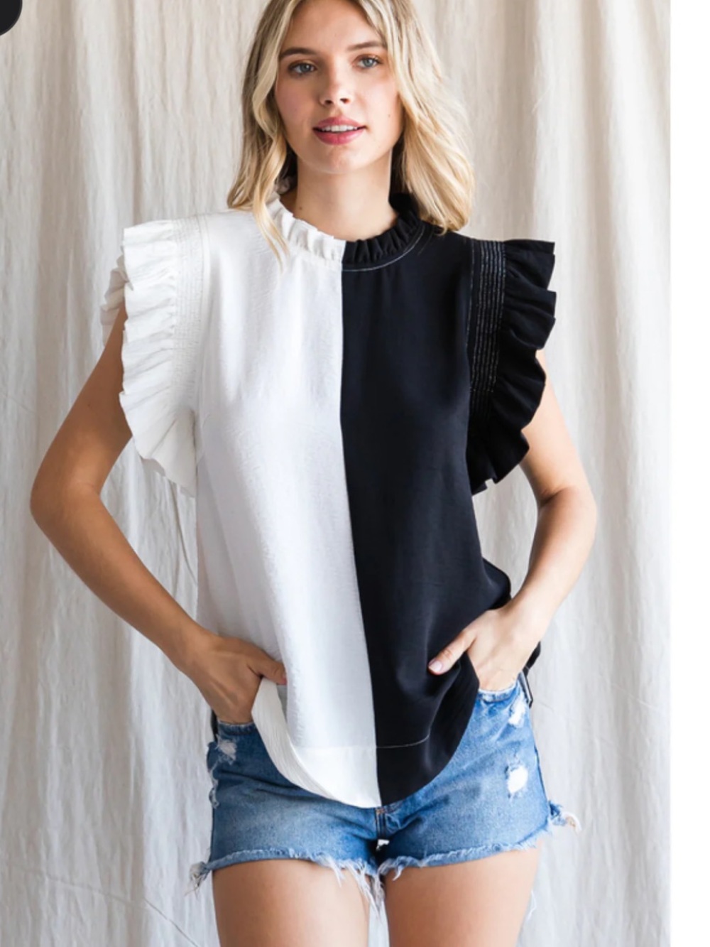 JODIFL (by Gaudie) Womens Black and White Top with Puff Sleeves, Size Large